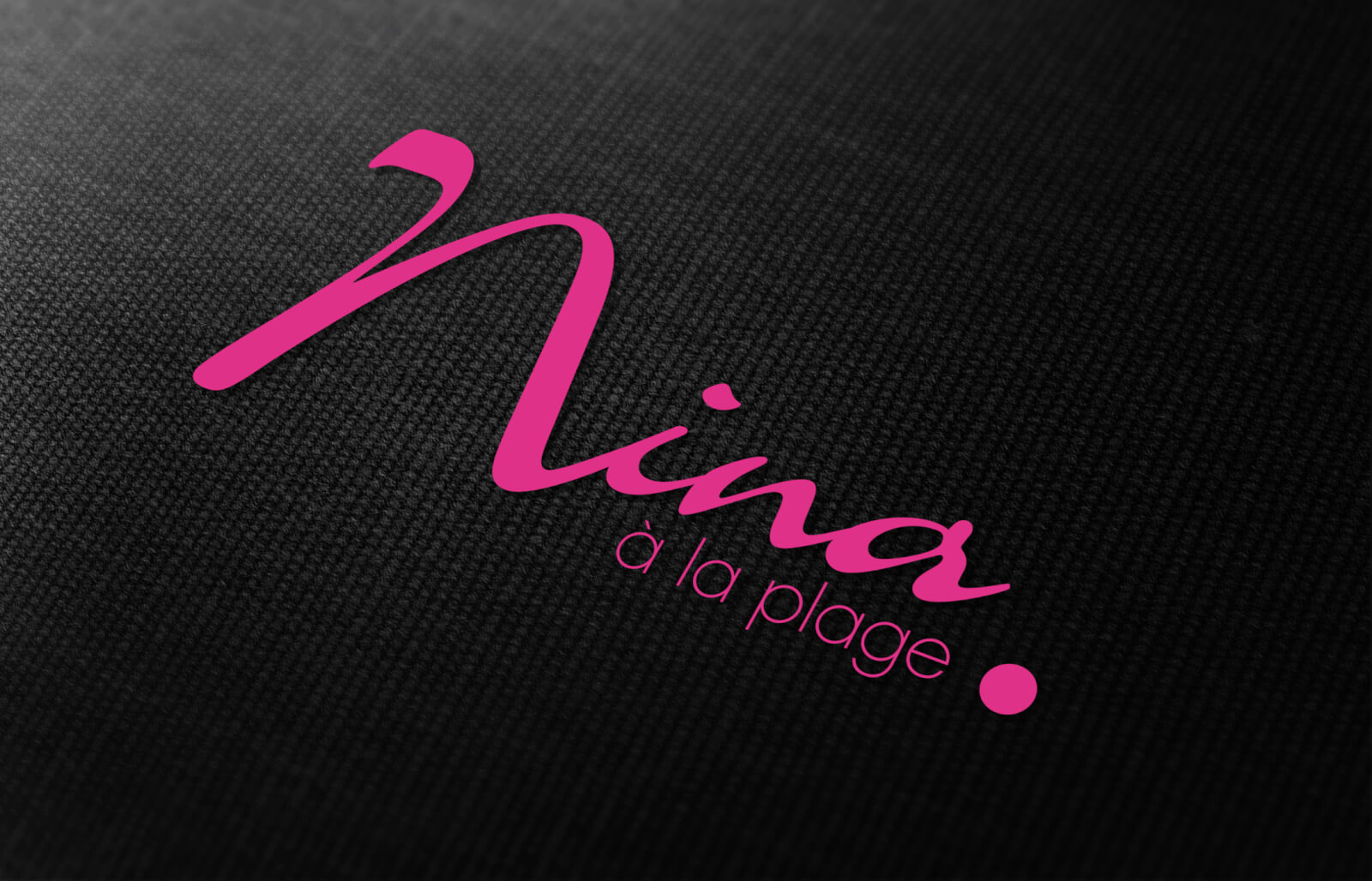 Nina à la plage - Flyers